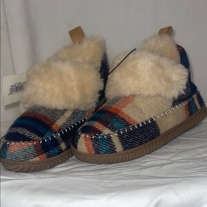 Dwarfoams Plaid Slipper Booties in Beige, Cream and Navy